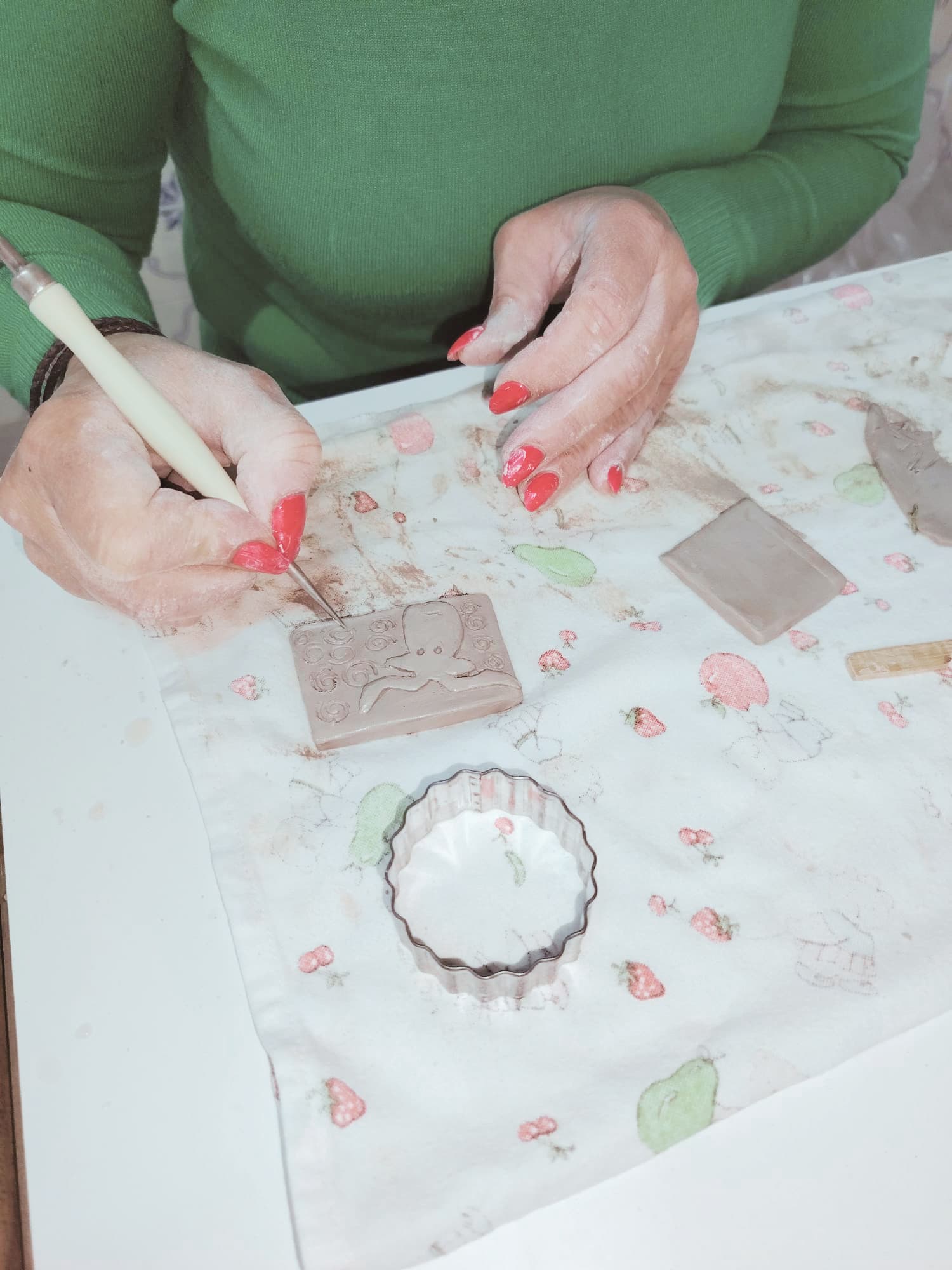 Composição de peças de gesso e decoração artesanal BellaEssência