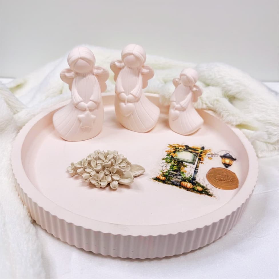 Bandeja "Tríade de Anjos" com Figuras em Gesso